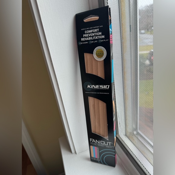 Kinesio Fancut Athletic Tape - Picture 1 of 4